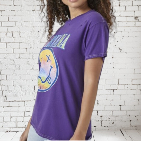 Nirvana Graphic Distressed / Ripped Tee ~ NWOT - Picture 3 of 10